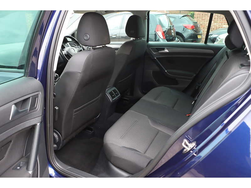 Volkswagen 1.5 TSI EVO MATCH EDITION HATCHBACK 5DR PETROL MANUAL HEATED SEATS SATNAV BLUETOOTH DAB STEREO APPLE CARPLAY PARKING AIDS JUST 1 OWNER 52000 MILES FSH 72-74 Mitcham Road