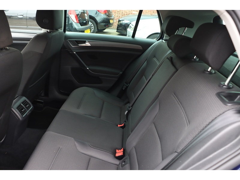 Volkswagen 1.5 TSI EVO MATCH EDITION HATCHBACK 5DR PETROL MANUAL HEATED SEATS SATNAV BLUETOOTH DAB STEREO APPLE CARPLAY PARKING AIDS JUST 1 OWNER 52000 MILES FSH 72-74 Mitcham Road