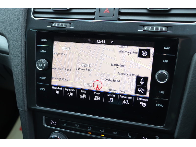 Volkswagen 1.5 TSI EVO MATCH EDITION HATCHBACK 5DR PETROL MANUAL HEATED SEATS SATNAV BLUETOOTH DAB STEREO APPLE CARPLAY PARKING AIDS JUST 1 OWNER 52000 MILES FSH 72-74 Mitcham Road