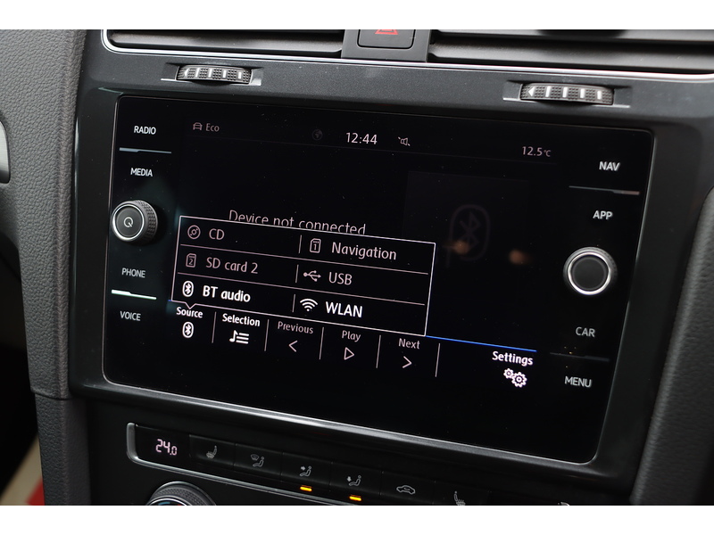 Volkswagen 1.5 TSI EVO MATCH EDITION HATCHBACK 5DR PETROL MANUAL HEATED SEATS SATNAV BLUETOOTH DAB STEREO APPLE CARPLAY PARKING AIDS JUST 1 OWNER 52000 MILES FSH 72-74 Mitcham Road