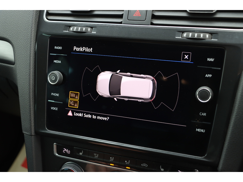 Volkswagen 1.5 TSI EVO MATCH EDITION HATCHBACK 5DR PETROL MANUAL HEATED SEATS SATNAV BLUETOOTH DAB STEREO APPLE CARPLAY PARKING AIDS JUST 1 OWNER 52000 MILES FSH 72-74 Mitcham Road