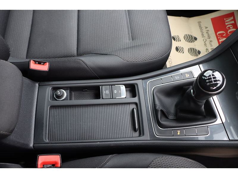 Volkswagen 1.5 TSI EVO MATCH EDITION HATCHBACK 5DR PETROL MANUAL HEATED SEATS SATNAV BLUETOOTH DAB STEREO APPLE CARPLAY PARKING AIDS JUST 1 OWNER 52000 MILES FSH 72-74 Mitcham Road