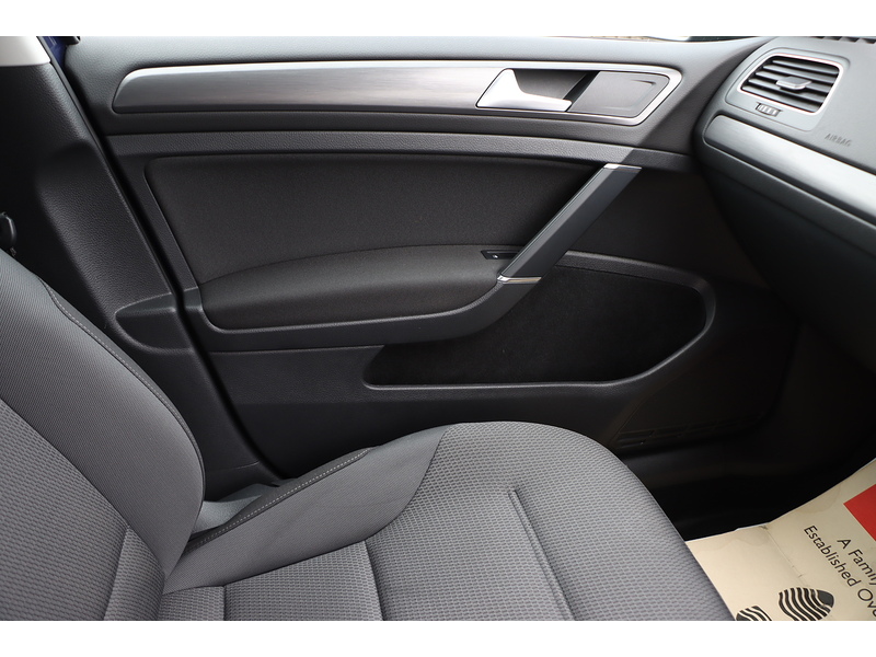 Volkswagen 1.5 TSI EVO MATCH EDITION HATCHBACK 5DR PETROL MANUAL HEATED SEATS SATNAV BLUETOOTH DAB STEREO APPLE CARPLAY PARKING AIDS JUST 1 OWNER 52000 MILES FSH 72-74 Mitcham Road