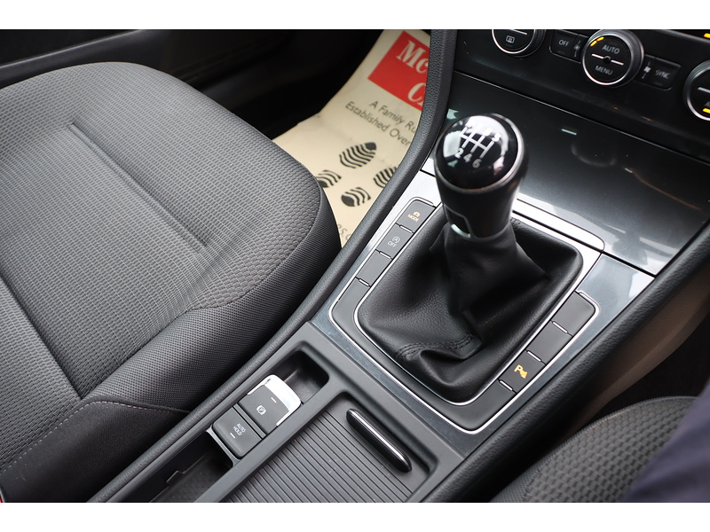 Volkswagen 1.5 TSI EVO MATCH EDITION HATCHBACK 5DR PETROL MANUAL HEATED SEATS SATNAV BLUETOOTH DAB STEREO APPLE CARPLAY PARKING AIDS JUST 1 OWNER 52000 MILES FSH 72-74 Mitcham Road