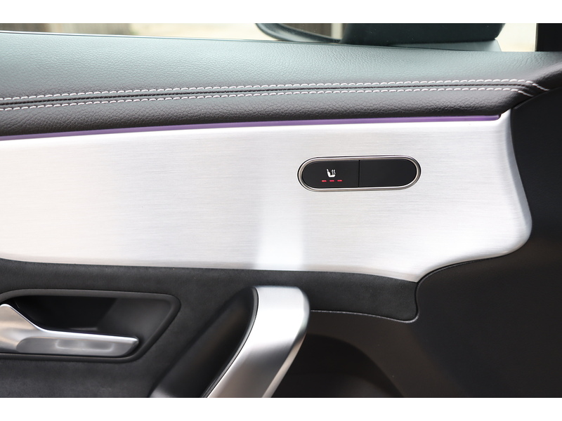 Mercedes-Benz A180 1.3 AMG LINE EDITION (EXECUTIVE) HATCHBACK 5DR PETROL 7G-DCT AUTO HEATED SEATS SAT NAV APPLE CARPLAY REAR CAM PARKING AIDS 1 OWNER 29000 MILES SH 72-74 Mitcham Road