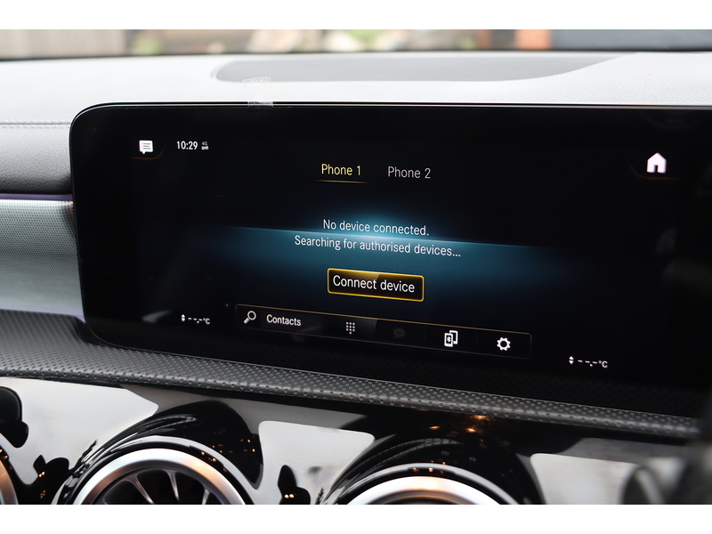 Mercedes-Benz A180 1.3 AMG LINE EDITION (EXECUTIVE) HATCHBACK 5DR PETROL 7G-DCT AUTO HEATED SEATS SAT NAV APPLE CARPLAY REAR CAM PARKING AIDS 1 OWNER 29000 MILES SH 72-74 Mitcham Road