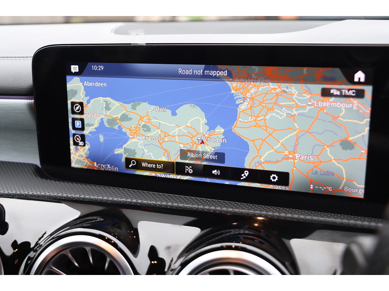 Mercedes-Benz A180 1.3 AMG LINE EDITION (EXECUTIVE) HATCHBACK 5DR PETROL 7G-DCT AUTO HEATED SEATS SAT NAV APPLE CARPLAY REAR CAM PARKING AIDS 1 OWNER 29000 MILES SH 72-74 Mitcham Road