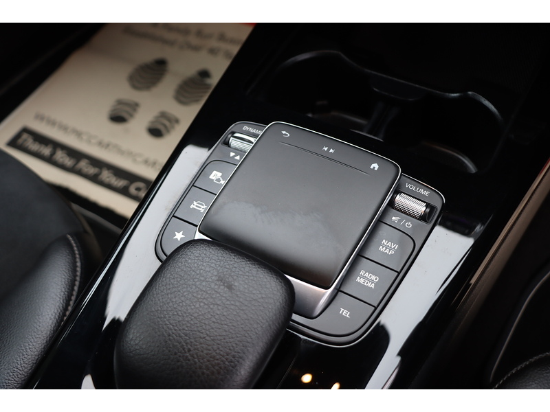 Mercedes-Benz A180 1.3 AMG LINE EDITION (EXECUTIVE) HATCHBACK 5DR PETROL 7G-DCT AUTO HEATED SEATS SAT NAV APPLE CARPLAY REAR CAM PARKING AIDS 1 OWNER 29000 MILES SH 72-74 Mitcham Road