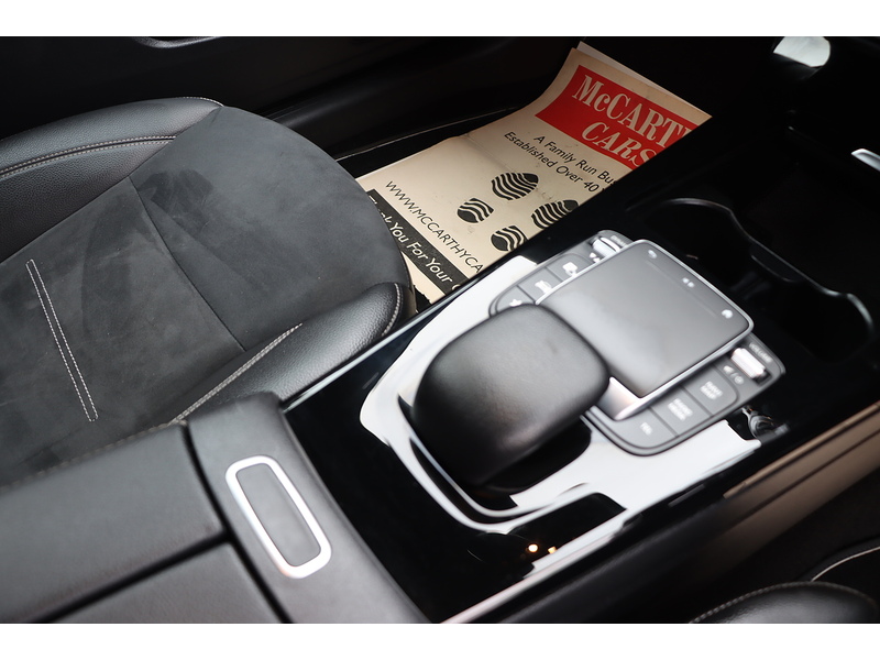 Mercedes-Benz A180 1.3 AMG LINE EDITION (EXECUTIVE) HATCHBACK 5DR PETROL 7G-DCT AUTO HEATED SEATS SAT NAV APPLE CARPLAY REAR CAM PARKING AIDS 1 OWNER 29000 MILES SH 72-74 Mitcham Road