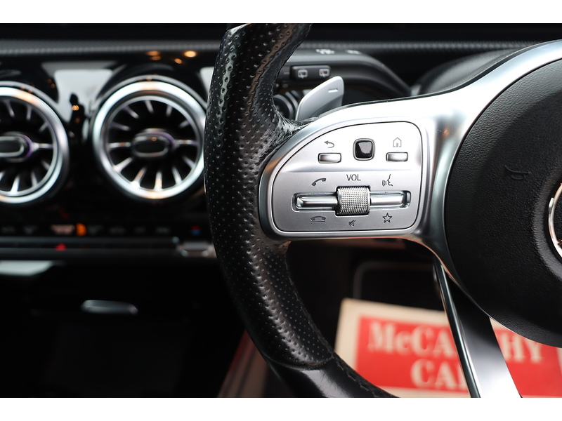 Mercedes-Benz A180 1.3 AMG LINE EDITION (EXECUTIVE) HATCHBACK 5DR PETROL 7G-DCT AUTO HEATED SEATS SAT NAV APPLE CARPLAY REAR CAM PARKING AIDS 1 OWNER 29000 MILES SH 72-74 Mitcham Road