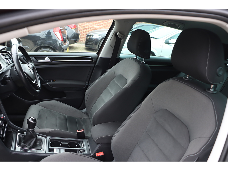 Volkswagen 1.5 TSI EVO GT HATCHBACK 5DR PETROL MANUAL SAT NAV BLUETOOTH DAB STEREO APPLE CARPLAY PARKING AIDS 2 OWNERS 78000 MILES FSH 8 SERVICES NO ULEZ CHARGE 72-74 Mitcham Road