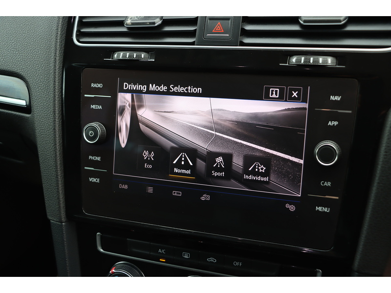 Volkswagen 1.5 TSI EVO GT HATCHBACK 5DR PETROL MANUAL SAT NAV BLUETOOTH DAB STEREO APPLE CARPLAY PARKING AIDS 2 OWNERS 78000 MILES FSH 8 SERVICES NO ULEZ CHARGE 72-74 Mitcham Road