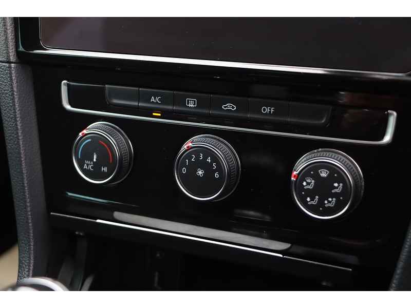 Volkswagen 1.5 TSI EVO GT HATCHBACK 5DR PETROL MANUAL SAT NAV BLUETOOTH DAB STEREO APPLE CARPLAY PARKING AIDS 2 OWNERS 78000 MILES FSH 8 SERVICES NO ULEZ CHARGE 72-74 Mitcham Road