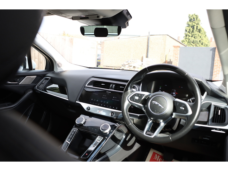 Jaguar 400 90KWH S SUV 5DR ELECTRIC 4WD AUTO SAT NAV BLUETOOTH DAB STEREO APPLE CARPLAY REAR CAMERA WITH PARKING AIDS ONLY 55000 MILES SH NO ULEZ CHARGE 72-74 Mitcham Road