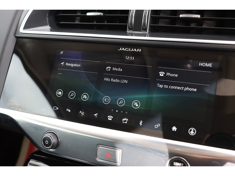 Jaguar 400 90KWH S SUV 5DR ELECTRIC 4WD AUTO SAT NAV BLUETOOTH DAB STEREO APPLE CARPLAY REAR CAMERA WITH PARKING AIDS ONLY 55000 MILES SH NO ULEZ CHARGE 72-74 Mitcham Road