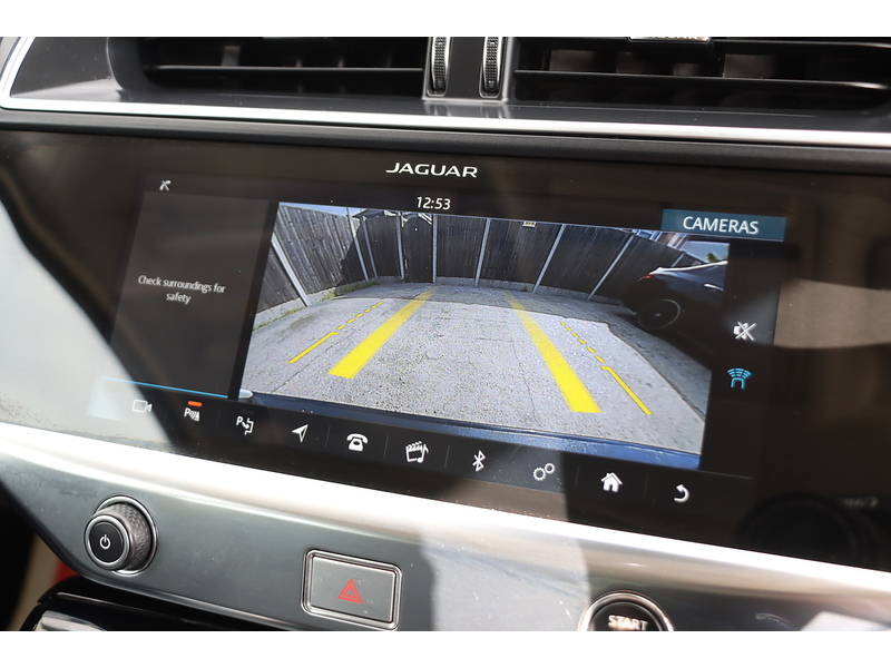 Jaguar 400 90KWH S SUV 5DR ELECTRIC 4WD AUTO SAT NAV BLUETOOTH DAB STEREO APPLE CARPLAY REAR CAMERA WITH PARKING AIDS ONLY 55000 MILES SH NO ULEZ CHARGE 72-74 Mitcham Road