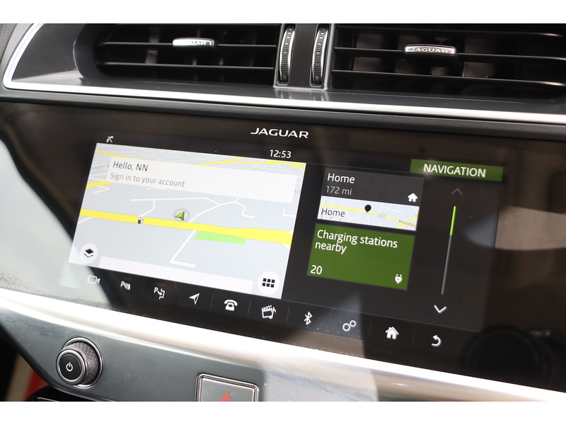 Jaguar 400 90KWH S SUV 5DR ELECTRIC 4WD AUTO SAT NAV BLUETOOTH DAB STEREO APPLE CARPLAY REAR CAMERA WITH PARKING AIDS ONLY 55000 MILES SH NO ULEZ CHARGE 72-74 Mitcham Road