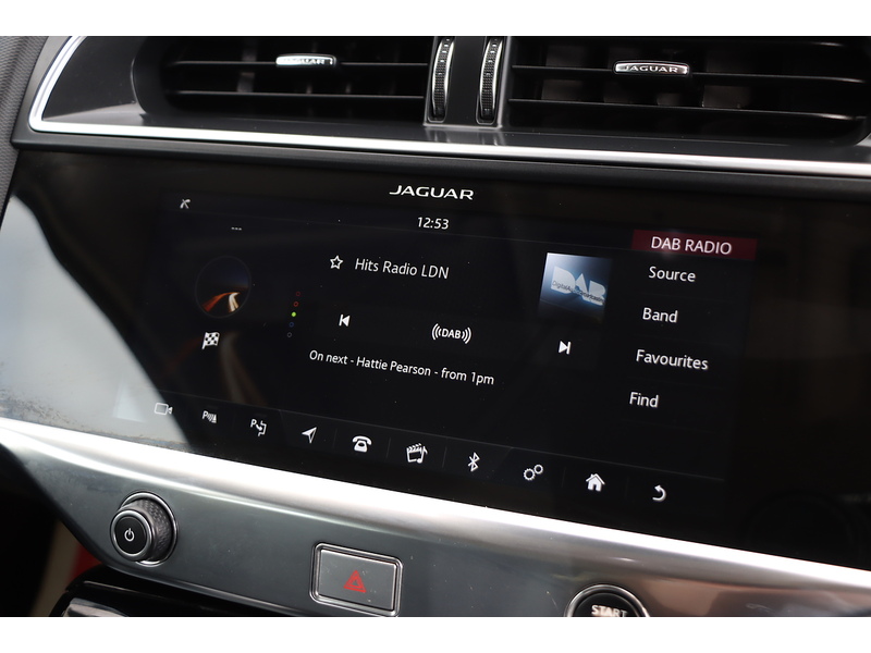 Jaguar 400 90KWH S SUV 5DR ELECTRIC 4WD AUTO SAT NAV BLUETOOTH DAB STEREO APPLE CARPLAY REAR CAMERA WITH PARKING AIDS ONLY 55000 MILES SH NO ULEZ CHARGE 72-74 Mitcham Road