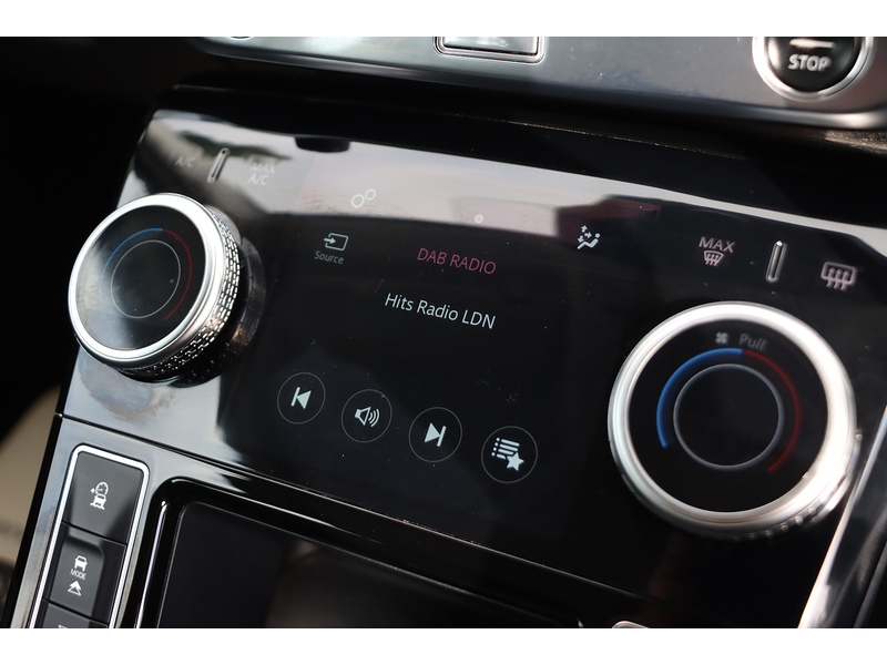 Jaguar 400 90KWH S SUV 5DR ELECTRIC 4WD AUTO SAT NAV BLUETOOTH DAB STEREO APPLE CARPLAY REAR CAMERA WITH PARKING AIDS ONLY 55000 MILES SH NO ULEZ CHARGE 72-74 Mitcham Road