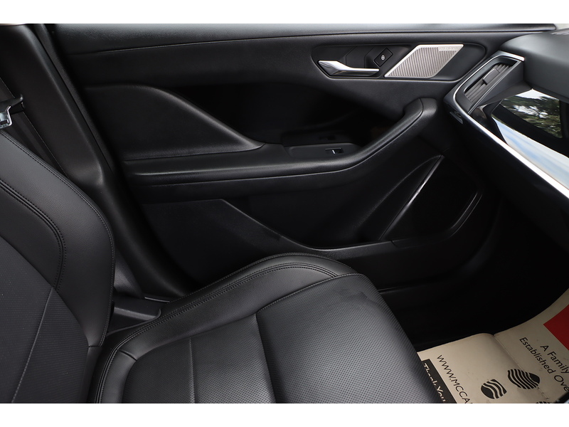 Jaguar 400 90KWH S SUV 5DR ELECTRIC 4WD AUTO SAT NAV BLUETOOTH DAB STEREO APPLE CARPLAY REAR CAMERA WITH PARKING AIDS ONLY 55000 MILES SH NO ULEZ CHARGE 72-74 Mitcham Road