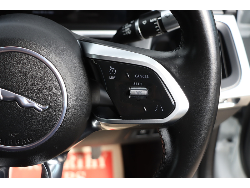 Jaguar 400 90KWH S SUV 5DR ELECTRIC 4WD AUTO SAT NAV BLUETOOTH DAB STEREO APPLE CARPLAY REAR CAMERA WITH PARKING AIDS ONLY 55000 MILES SH NO ULEZ CHARGE 72-74 Mitcham Road