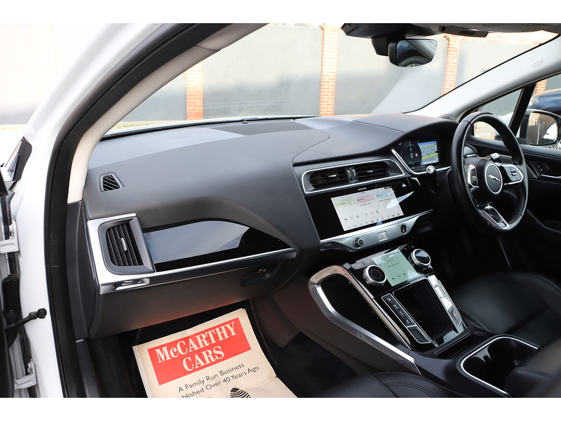 Jaguar 400 90KWH S SUV 5DR ELECTRIC 4WD AUTO HEATED SEATS SATNAV BLUETOOTH DAB RADIO APPLE CARPLAY REAR CAMERA PARKING AIDS JUST 2 OWNERS ONLY 67000 MILES SH 72-74 Mitcham Road