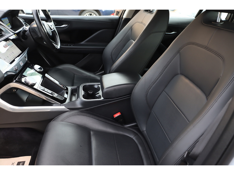 Jaguar 400 90KWH S SUV 5DR ELECTRIC 4WD AUTO HEATED SEATS SATNAV BLUETOOTH DAB RADIO APPLE CARPLAY REAR CAMERA PARKING AIDS JUST 2 OWNERS ONLY 67000 MILES SH 72-74 Mitcham Road