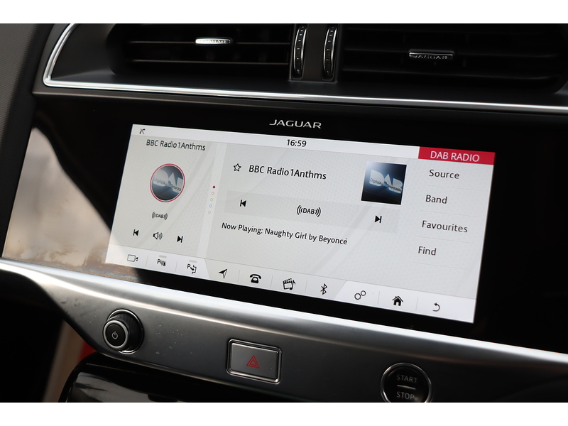 Jaguar 400 90KWH S SUV 5DR ELECTRIC 4WD AUTO HEATED SEATS SATNAV BLUETOOTH DAB RADIO APPLE CARPLAY REAR CAMERA PARKING AIDS JUST 2 OWNERS ONLY 67000 MILES SH 72-74 Mitcham Road