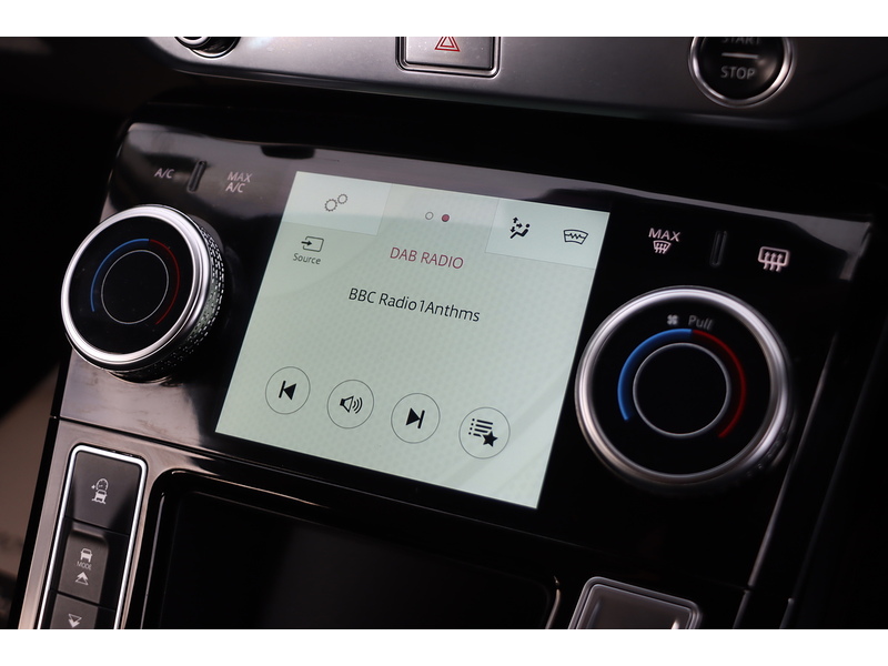 Jaguar 400 90KWH S SUV 5DR ELECTRIC 4WD AUTO HEATED SEATS SATNAV BLUETOOTH DAB RADIO APPLE CARPLAY REAR CAMERA PARKING AIDS JUST 2 OWNERS ONLY 67000 MILES SH 72-74 Mitcham Road