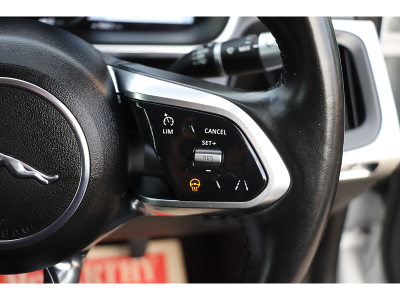 Jaguar 400 90KWH S SUV 5DR ELECTRIC 4WD AUTO HEATED SEATS SATNAV BLUETOOTH DAB RADIO APPLE CARPLAY REAR CAMERA PARKING AIDS JUST 2 OWNERS ONLY 67000 MILES SH 72-74 Mitcham Road