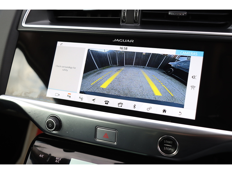 Jaguar 400 90KWH S SUV 5DR ELECTRIC 4WD AUTO HEATED SEATS SATNAV BLUETOOTH DAB RADIO APPLE CARPLAY REAR CAMERA PARKING AIDS JUST 2 OWNERS ONLY 67000 MILES SH 72-74 Mitcham Road