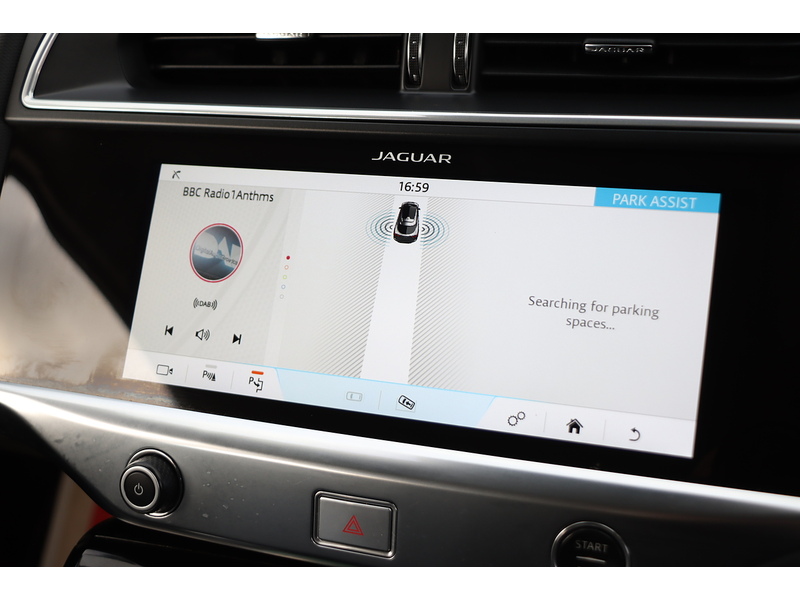 Jaguar 400 90KWH S SUV 5DR ELECTRIC 4WD AUTO HEATED SEATS SATNAV BLUETOOTH DAB RADIO APPLE CARPLAY REAR CAMERA PARKING AIDS JUST 2 OWNERS ONLY 67000 MILES SH 72-74 Mitcham Road