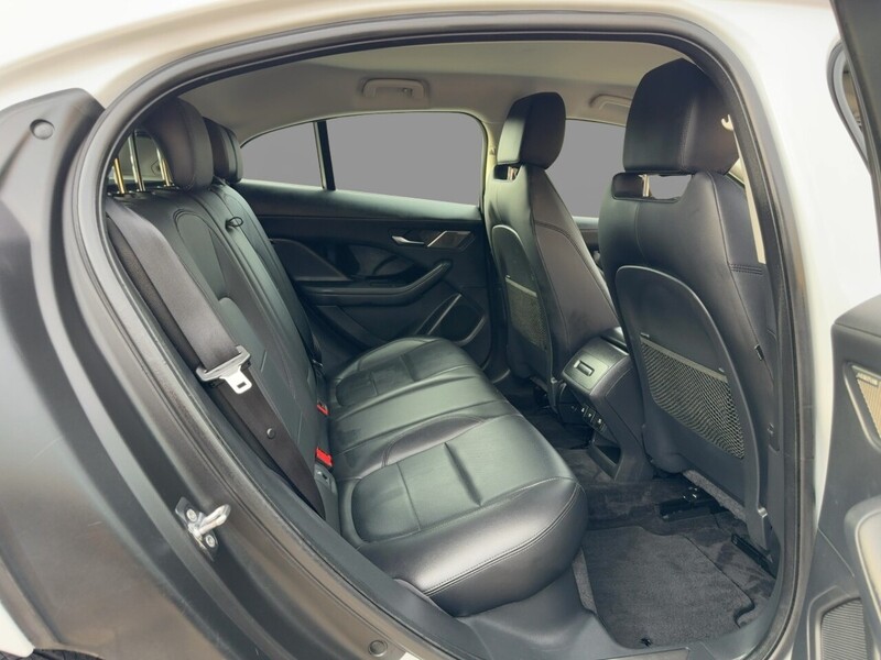 Jaguar 400 90KWH S SUV 5DR ELECTRIC 4WD AUTO HEATED SEATS SATNAV BLUETOOTH DAB RADIO APPLE CARPLAY REAR CAMERA PARKING AIDS JUST 2 OWNERS ONLY 67000 MILES SH 72-74 Mitcham Road