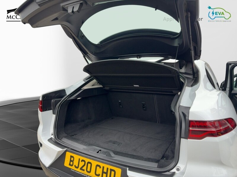 Jaguar 400 90KWH S SUV 5DR ELECTRIC 4WD AUTO HEATED SEATS SATNAV BLUETOOTH DAB RADIO APPLE CARPLAY REAR CAMERA PARKING AIDS JUST 2 OWNERS ONLY 67000 MILES SH 72-74 Mitcham Road