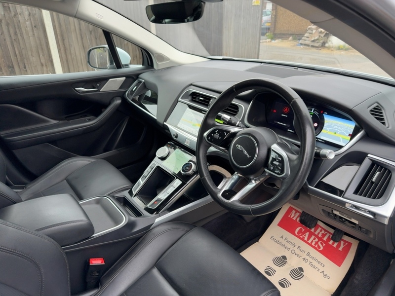 Jaguar 400 90KWH S SUV 5DR ELECTRIC 4WD AUTO HEATED SEATS SATNAV BLUETOOTH DAB RADIO APPLE CARPLAY REAR CAMERA PARKING AIDS JUST 2 OWNERS ONLY 67000 MILES SH 72-74 Mitcham Road