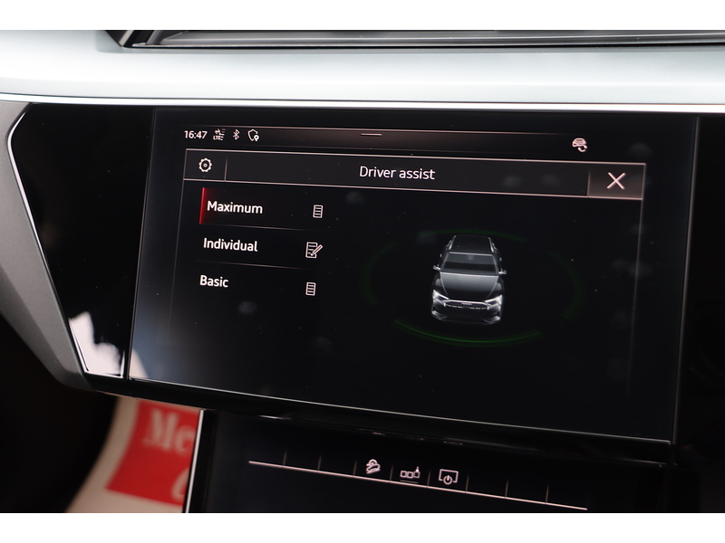 Audi 71.2KWH 50 TECHNIK SUV 5DR ELECTRIC QUATTRO AUTO HEATED SEATS SAT NAV STEREO APPLE CARPLAY REAR CAMERA PARKING AIDS JUST 2 OWNERS ONLY 27000 MILES SH 72-74 Mitcham Road