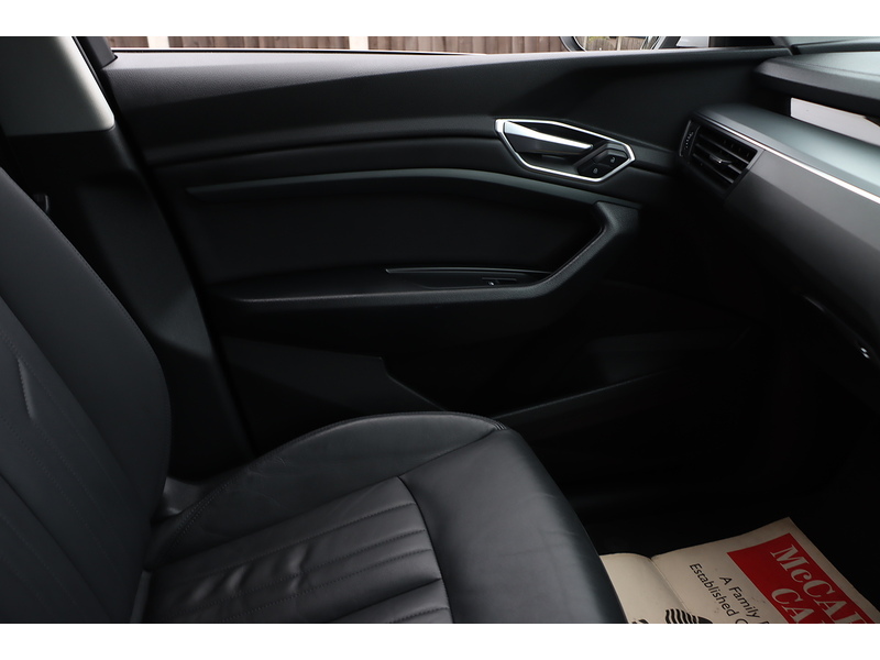 Audi 71.2KWH 50 TECHNIK SUV 5DR ELECTRIC QUATTRO AUTO HEATED SEATS SAT NAV STEREO APPLE CARPLAY REAR CAMERA PARKING AIDS JUST 2 OWNERS ONLY 27000 MILES SH 72-74 Mitcham Road