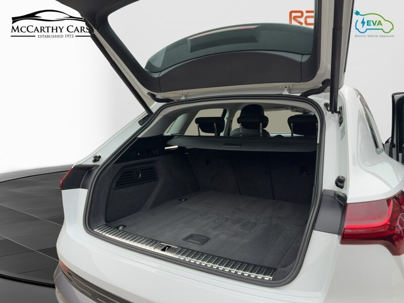 Audi 71.2KWH 50 TECHNIK SUV 5DR ELECTRIC QUATTRO AUTO HEATED SEATS SAT NAV STEREO APPLE CARPLAY REAR CAMERA PARKING AIDS JUST 2 OWNERS ONLY 27000 MILES SH 72-74 Mitcham Road