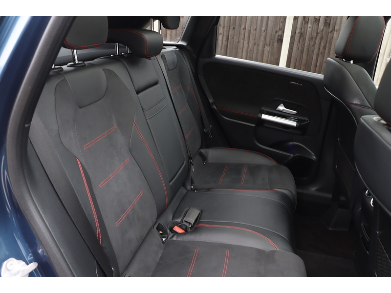 Mercedes-Benz B200 1.3 AMG LINE (PREMIUM PLUS) MPV 5DR PETROL 7G-DCT AUTO SUNROOF HEATED SEATS SAT NAV DAB STEREO REAR CAMERA PARKING AIDS 2 OWNERS 15000 MILES FSH 72-74 Mitcham Road