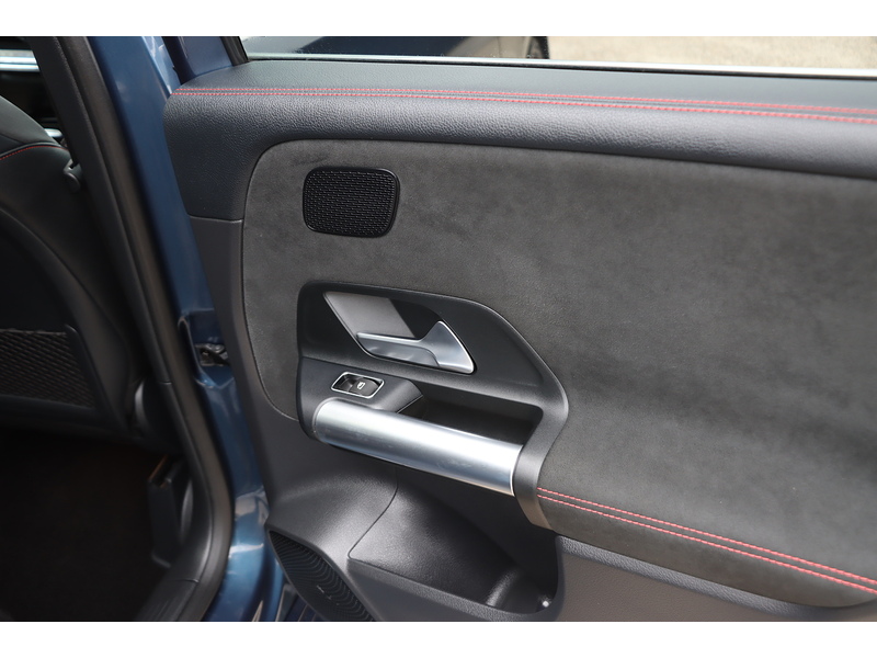 Mercedes-Benz B200 1.3 AMG LINE (PREMIUM PLUS) MPV 5DR PETROL 7G-DCT AUTO SUNROOF HEATED SEATS SAT NAV DAB STEREO REAR CAMERA PARKING AIDS 2 OWNERS 15000 MILES FSH 72-74 Mitcham Road