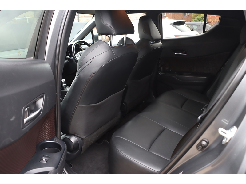 Toyota 1.2 VVT-I EXCEL SUV 5DR PETROL CVT AWD AUTO HEATED SEATS SAT NAV BLUETOOTH DAB STEREO REAR CAMERA WITH PARKING AIDS JUST 2 OWNERS ONLY 52000 MILES SH 72-74 Mitcham Road