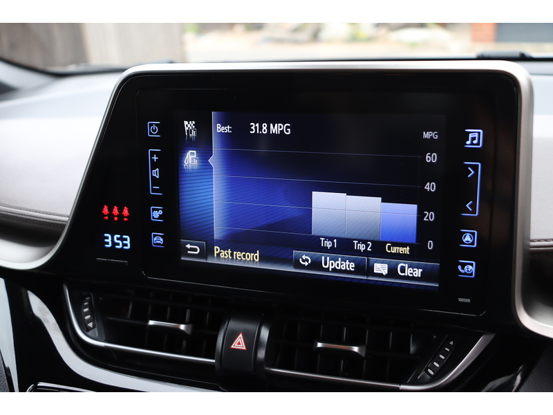 Toyota 1.2 VVT-I EXCEL SUV 5DR PETROL CVT AWD AUTO HEATED SEATS SAT NAV BLUETOOTH DAB STEREO REAR CAMERA WITH PARKING AIDS JUST 2 OWNERS ONLY 52000 MILES SH 72-74 Mitcham Road