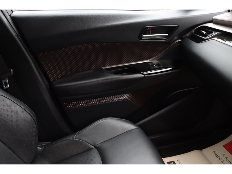 Toyota 1.2 VVT-I EXCEL SUV 5DR PETROL CVT AWD AUTO HEATED SEATS SAT NAV BLUETOOTH DAB STEREO REAR CAMERA WITH PARKING AIDS JUST 2 OWNERS ONLY 52000 MILES SH 72-74 Mitcham Road