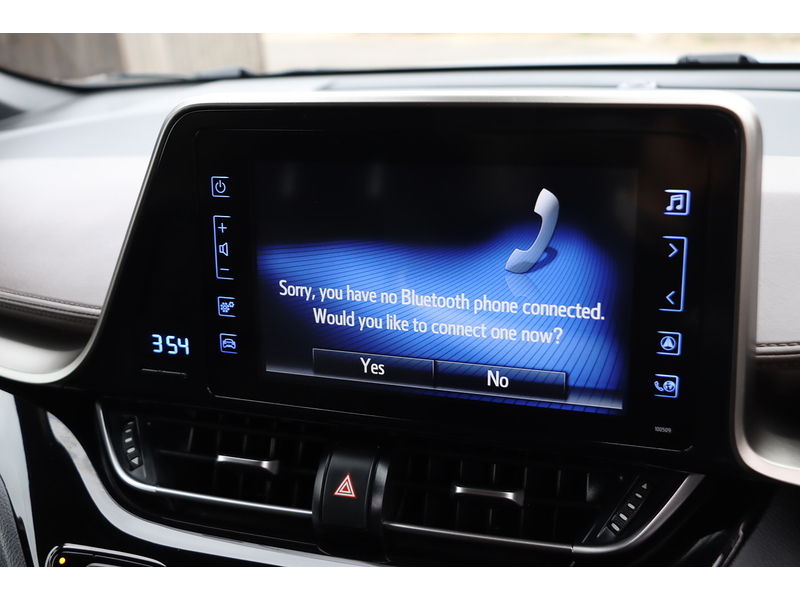 Toyota 1.2 VVT-I EXCEL SUV 5DR PETROL CVT AWD AUTO HEATED SEATS SAT NAV BLUETOOTH DAB STEREO REAR CAMERA WITH PARKING AIDS JUST 2 OWNERS ONLY 52000 MILES SH 72-74 Mitcham Road