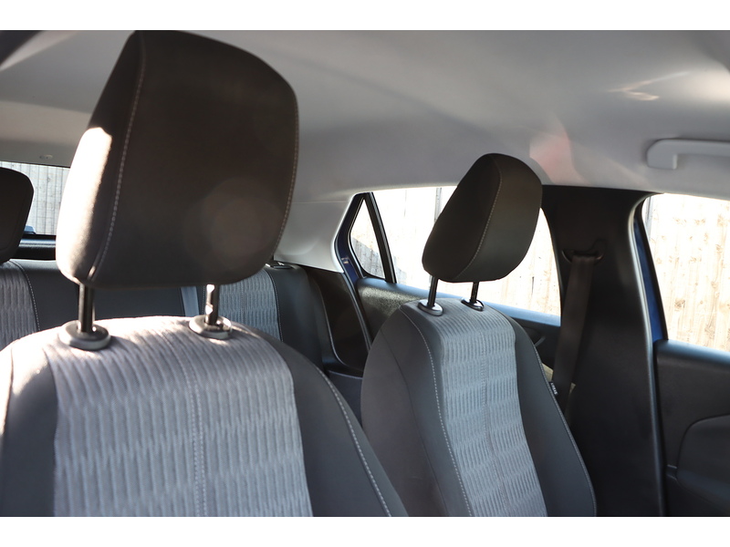 Vauxhall 1.2 TURBO SE PREMIUM HATCHBACK 5DR PETROL MANUAL HEATED SEATS SATNAV BLUETOOTH DAB RADIO PARKING AIDS 1 OWNER FROM NEW ONLY 29000 MILES FSH 3 SERVICES 72-74 Mitcham Road