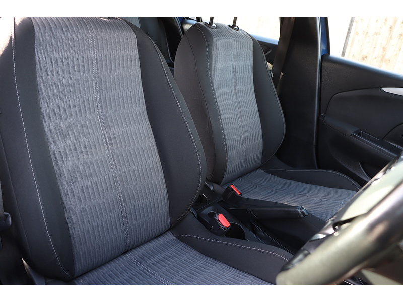 Vauxhall 1.2 TURBO SE PREMIUM HATCHBACK 5DR PETROL MANUAL HEATED SEATS SATNAV BLUETOOTH DAB RADIO PARKING AIDS 1 OWNER FROM NEW ONLY 29000 MILES FSH 3 SERVICES 72-74 Mitcham Road