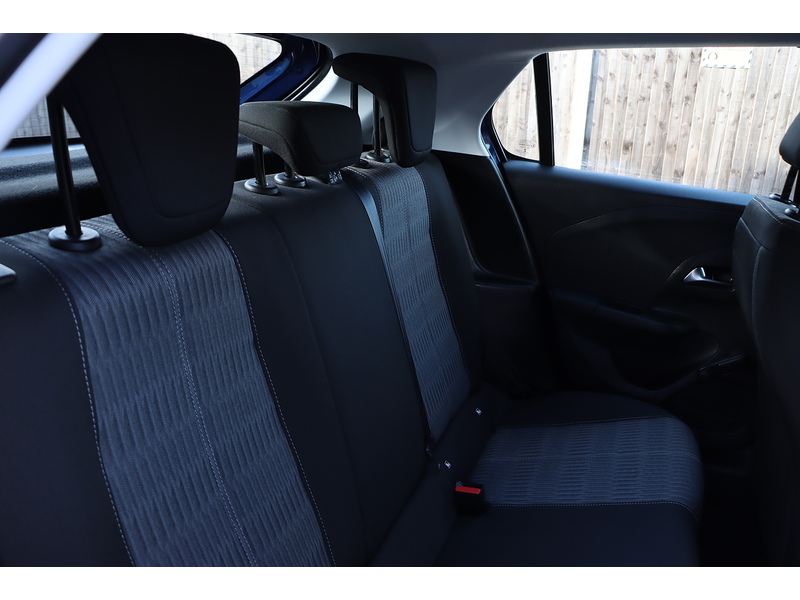 Vauxhall 1.2 TURBO SE PREMIUM HATCHBACK 5DR PETROL MANUAL HEATED SEATS SATNAV BLUETOOTH DAB RADIO PARKING AIDS 1 OWNER FROM NEW ONLY 29000 MILES FSH 3 SERVICES 72-74 Mitcham Road