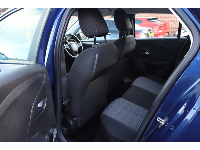 Vauxhall 1.2 TURBO SE PREMIUM HATCHBACK 5DR PETROL MANUAL HEATED SEATS SATNAV BLUETOOTH DAB RADIO PARKING AIDS 1 OWNER FROM NEW ONLY 29000 MILES FSH 3 SERVICES 72-74 Mitcham Road