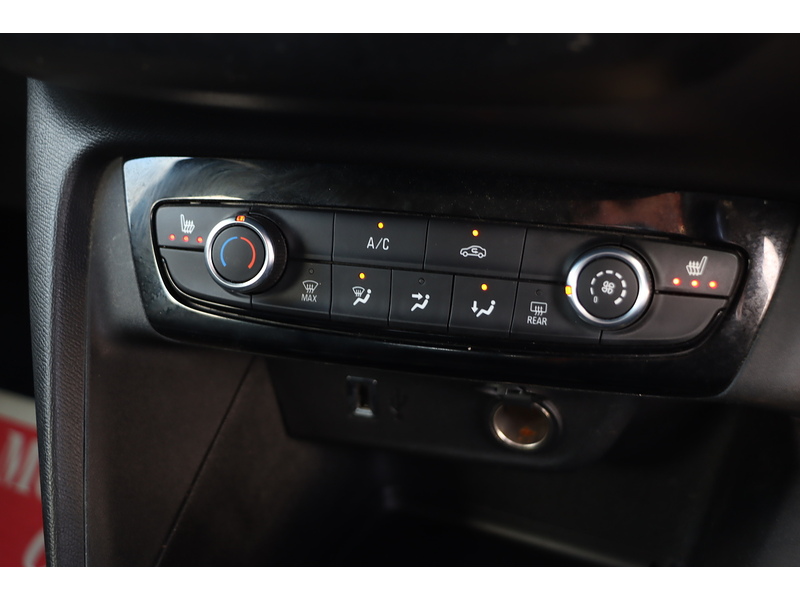 Vauxhall 1.2 TURBO SE PREMIUM HATCHBACK 5DR PETROL MANUAL HEATED SEATS SATNAV BLUETOOTH DAB RADIO PARKING AIDS 1 OWNER FROM NEW ONLY 29000 MILES FSH 3 SERVICES 72-74 Mitcham Road