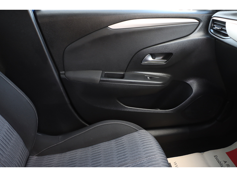 Vauxhall 1.2 TURBO SE PREMIUM HATCHBACK 5DR PETROL MANUAL HEATED SEATS SATNAV BLUETOOTH DAB RADIO PARKING AIDS 1 OWNER FROM NEW ONLY 29000 MILES FSH 3 SERVICES 72-74 Mitcham Road